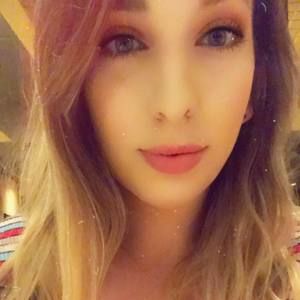 Meet your Posher, Corrine